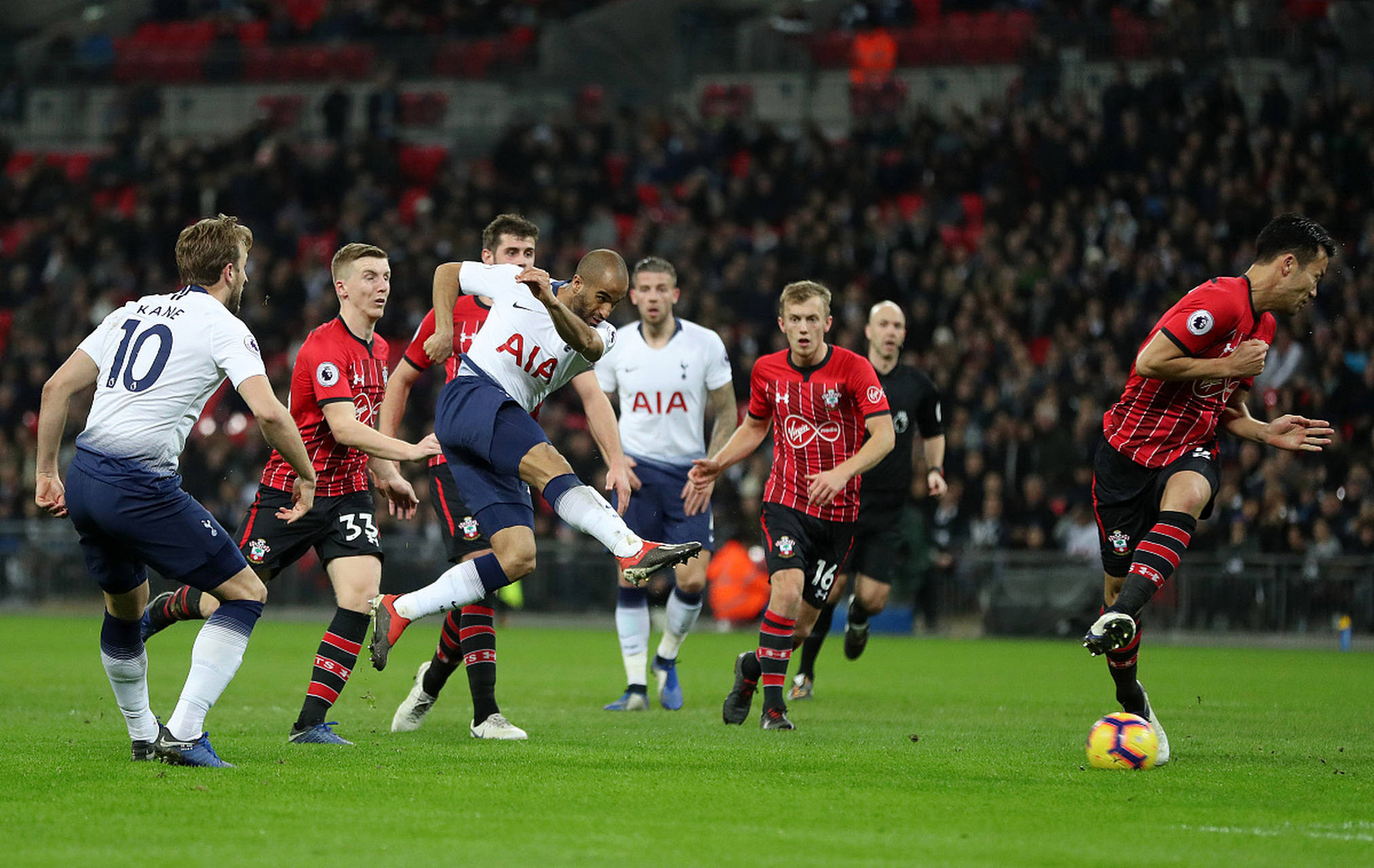 内和球场上 内和球场上