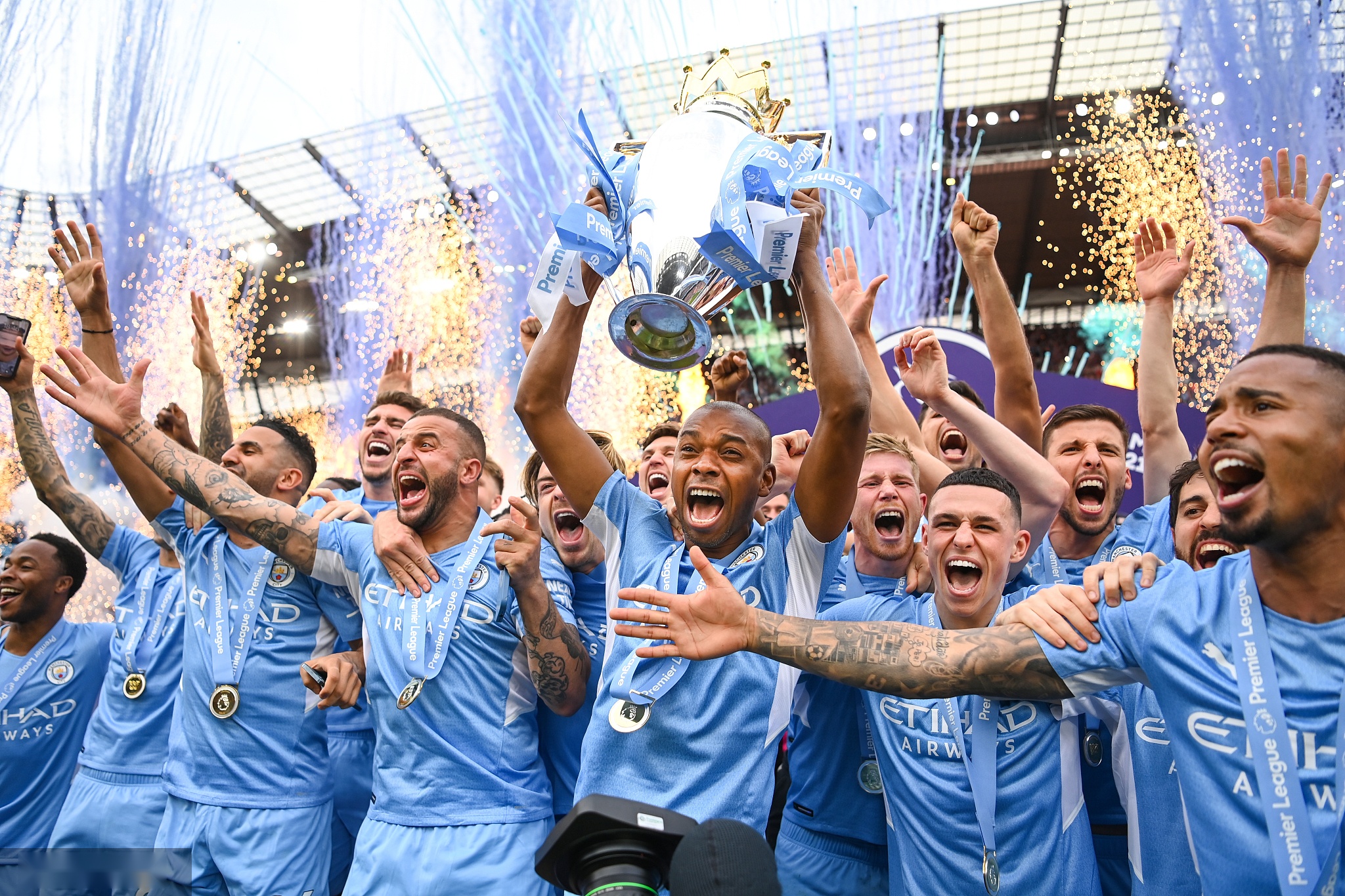 本赛季热刺与曼联曼城交手3次，库卢1人独造4球.